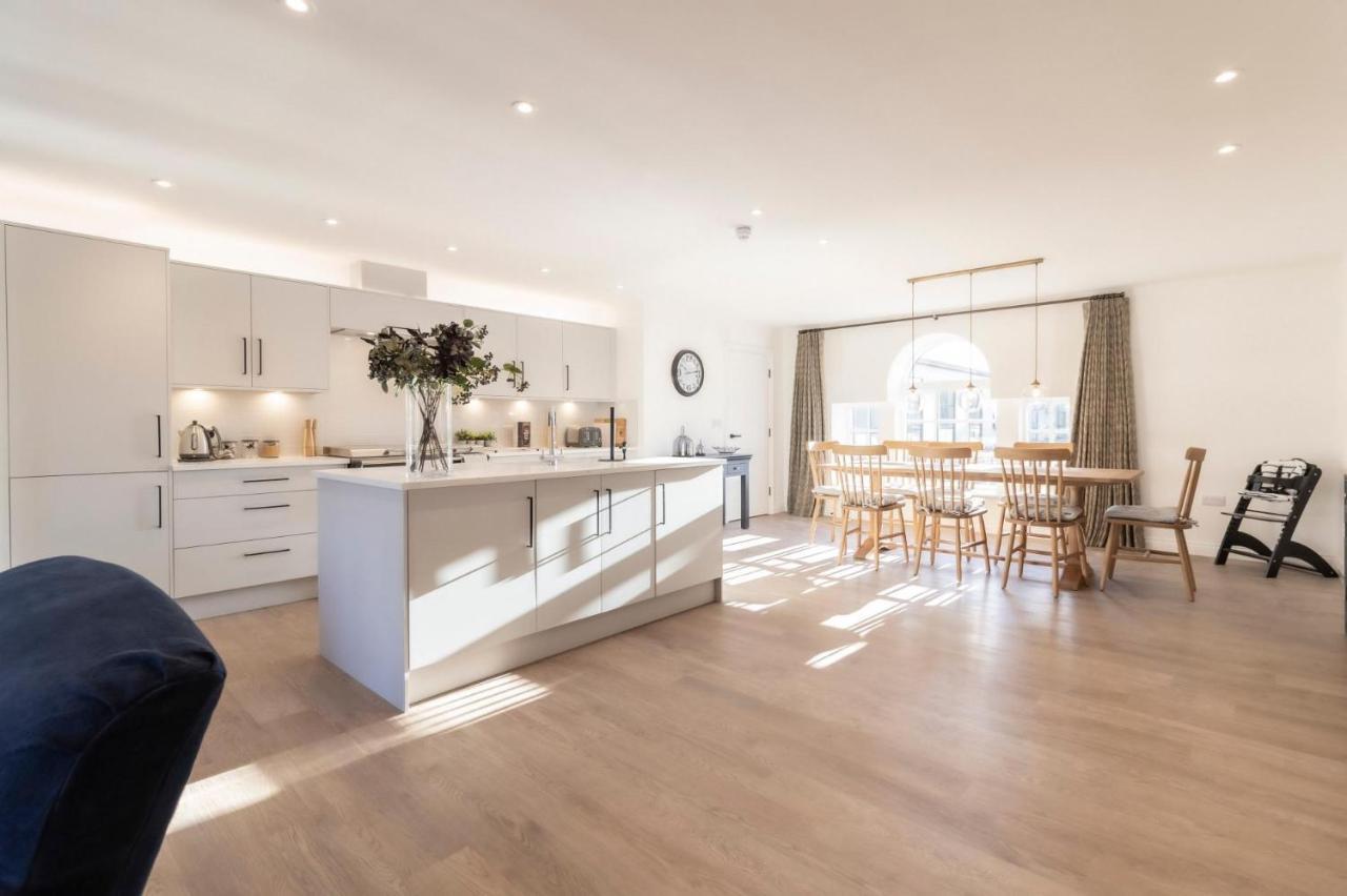 New Sleek & Stylish 2Bd Flat - Heart Of Haworth Leilighet Keighley Eksteriør bilde