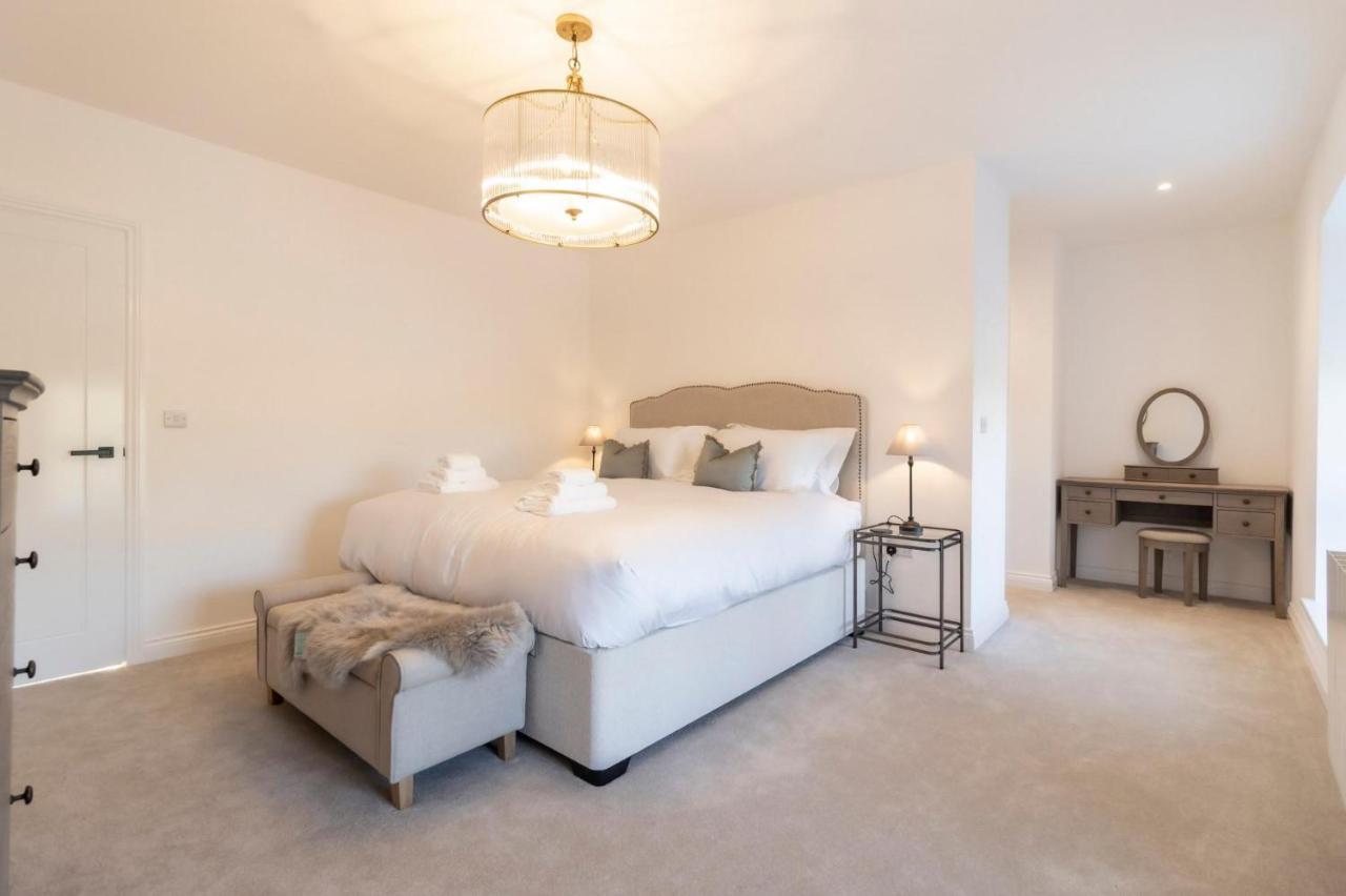 New Sleek & Stylish 2Bd Flat - Heart Of Haworth Leilighet Keighley Eksteriør bilde